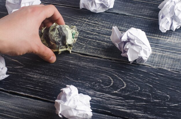 Z jakiego papieru są robione pieniądze i czym różni się on od zwykłego papieru?