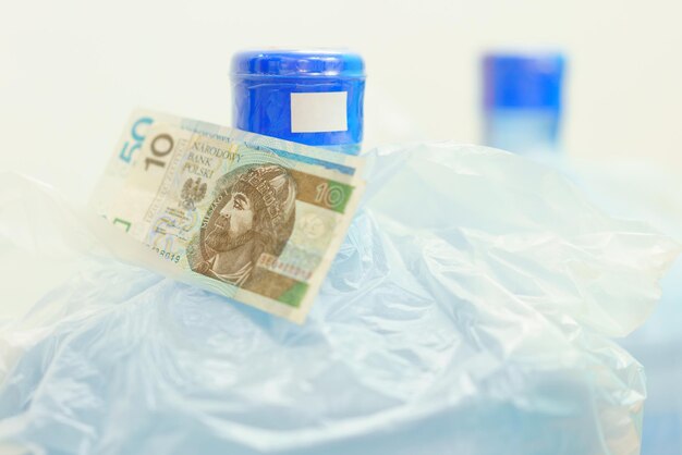 Gdzie są plastikowe banknoty używane na co dzień?