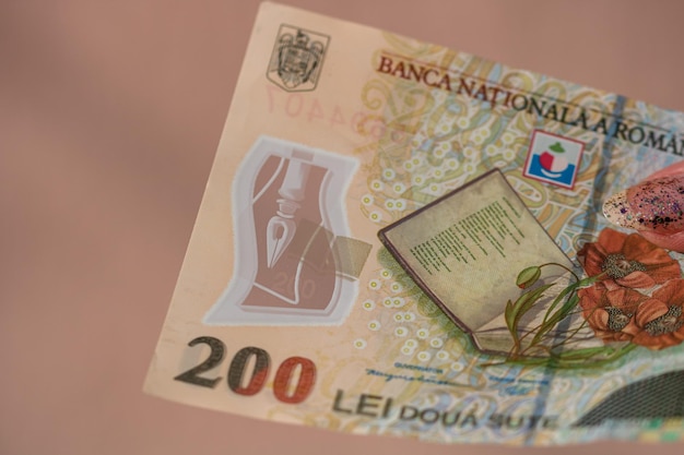 Banknoty polskie kto jest na nich i co symbolizują postacie?