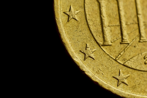 Po ile uncja złota i co wpływa na jej cenę?