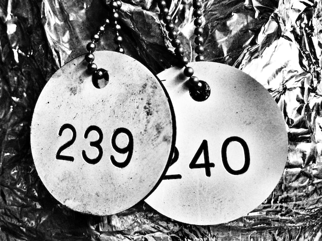 Proba 750 czy 585 – którą wybrać przy zakupie biżuterii?