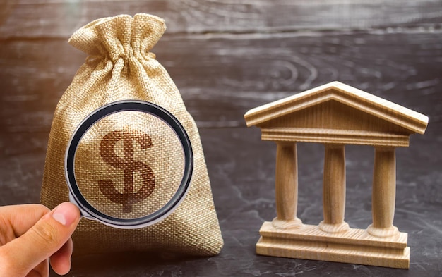 W którym banku jest najwyższe oprocentowanie lokat?