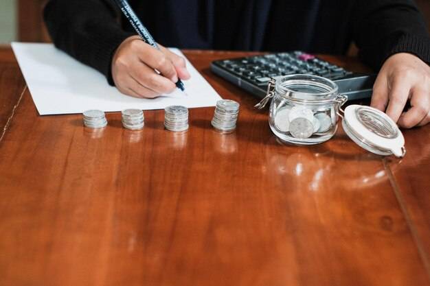 Jak zapłacić podatek od zysków kapitałowych w praktyce?