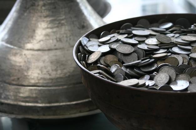 Od czego zależy ile kosztuje kilogram czystego srebra?