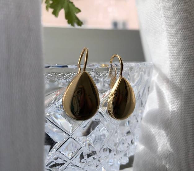 Złote kolczyki jaka próba będzie odpowiednia do codziennego noszenia?